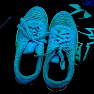 Nike ja1s basketball shoes worn 1 time comes with box and the tissue paper